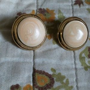 Earrings classic round vintage gold pale pink